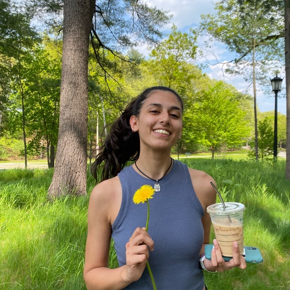 Meet your Posher, Julia - Picture 1 of 1